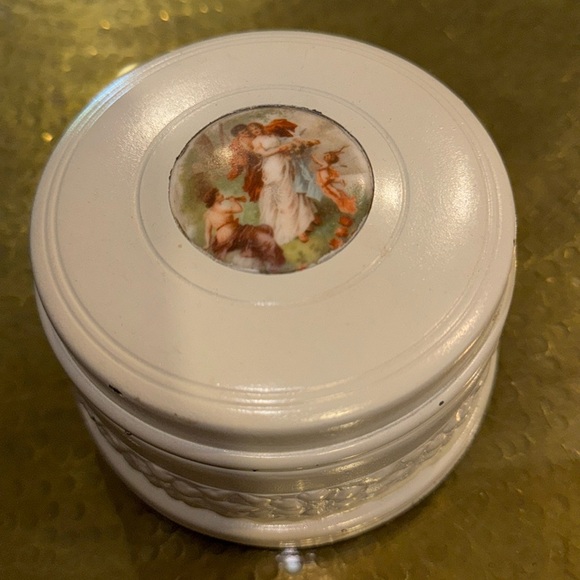 Vintage Musical Powder Puff Box - Picture 1 of 7